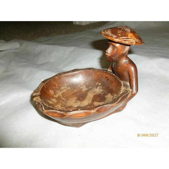 Vintage Wood Hand Carved Asian Man With Hat Holding Bowl Ashtray Philippines - Picture 3 of 6